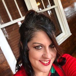 Meet your Posher, Carole